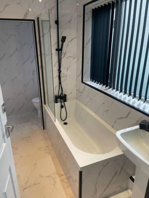 Luxury Accommodation. Wallasey Exterior photo